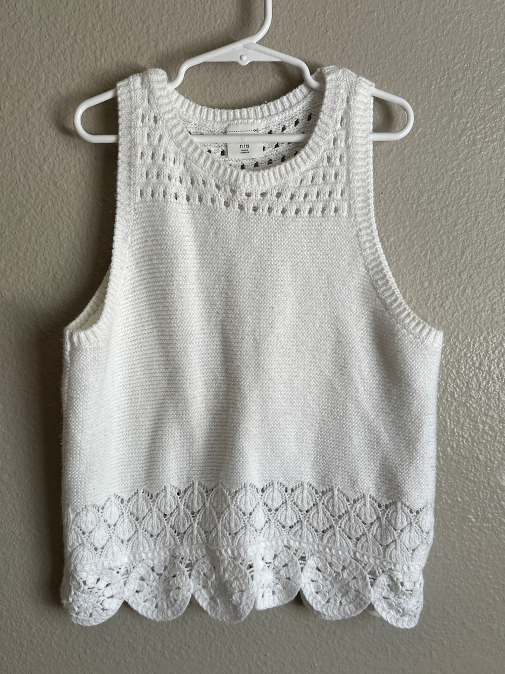 Abercrombie Kids size 11/12 youth knit ivory retro style sleeveless top